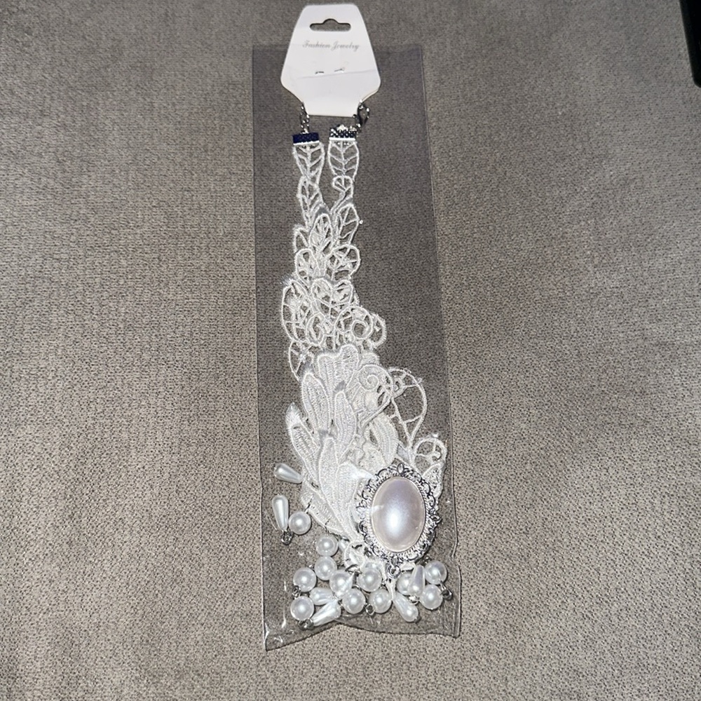 Lolita White Lace Pearl Choker Necklace - Picture 2 of 2